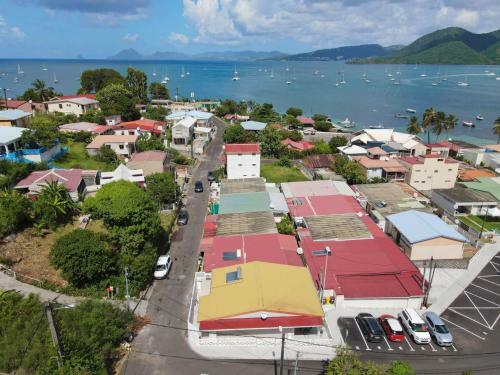 Villa Perle D'or, Dans Bourg de Sainte-anne, Jacuzzi, Plage � 5' � Pied