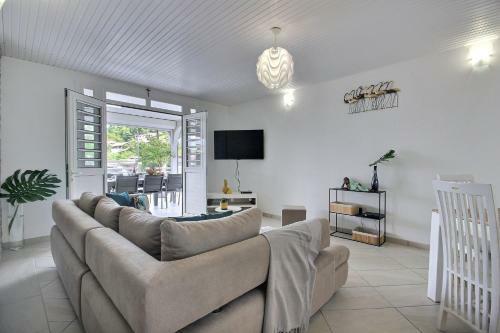 Villa Perle D'or, Dans Bourg de Sainte-anne, Jacuzzi, Plage � 5' � Pied