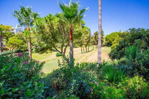 Nice 3 Bedroom Apartment In La Siesta Golf Calahonda