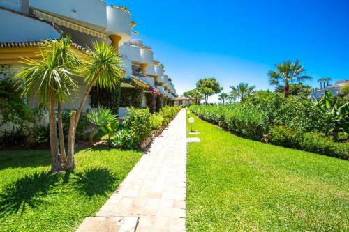 Nice 3 Bedroom Apartment In La Siesta Golf Calahonda
