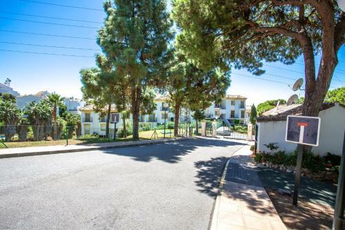 Nice 3 Bedroom Apartment In La Siesta Golf Calahonda
