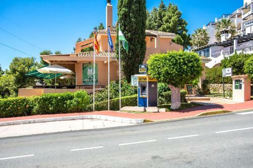 Nice 3 Bedroom Apartment In La Siesta Golf Calahonda
