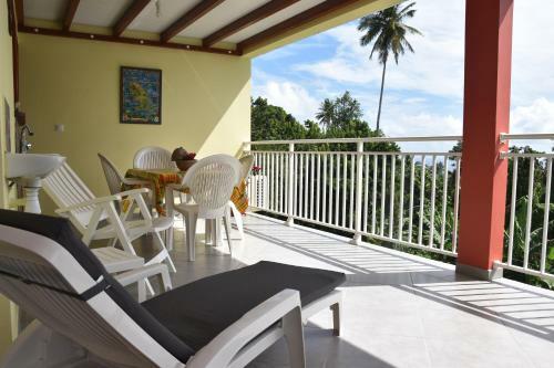 Haut De Villa Dans Son �crin De Verdure
