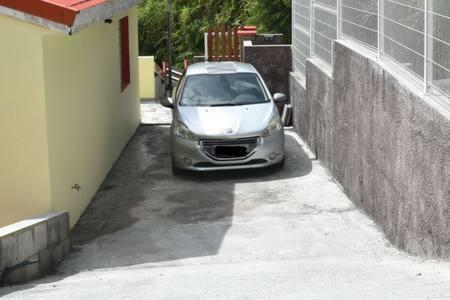 Haut De Villa Dans Son �crin De Verdure
