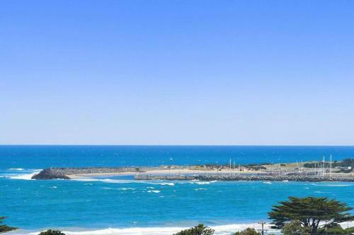Apollo Ocean Blue ~ Oceanview ~wifi ~pet Friendly