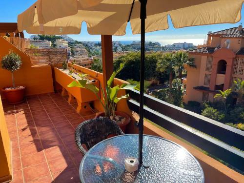 Luxury 1 Bed Apartment With Pool And Ocean Views