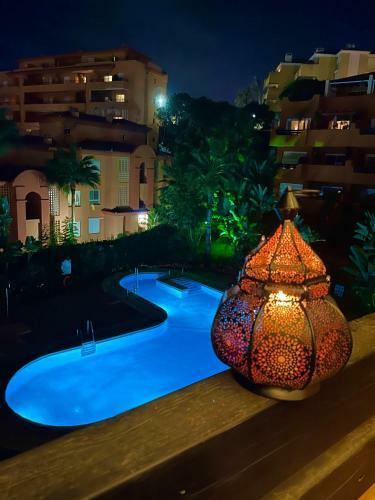 Luxury 1 Bed Apartment With Pool And Ocean Views