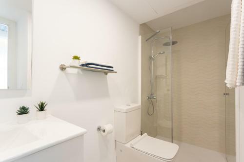 Club Delta Apartments By Ghr Rentals