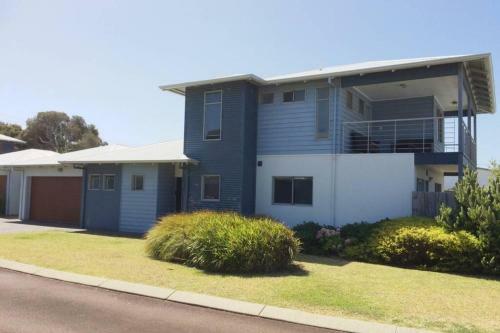 Dolphin Shores By The Blackwood River