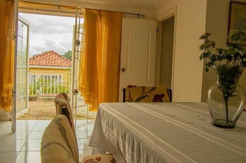Hostal Holidays At Mango Walk Country Club