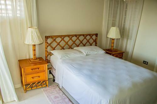 Hostal The Whytehouse Villa