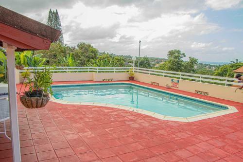 Hostal The Whytehouse Villa