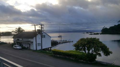 Hotel Bay View Barbers Lodge