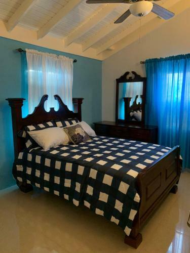 Paradise Villa Shared Onsite Private Pool Onsite Gym