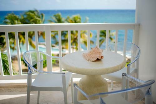 Apartamento Whispering Seas Oceanfront Suite