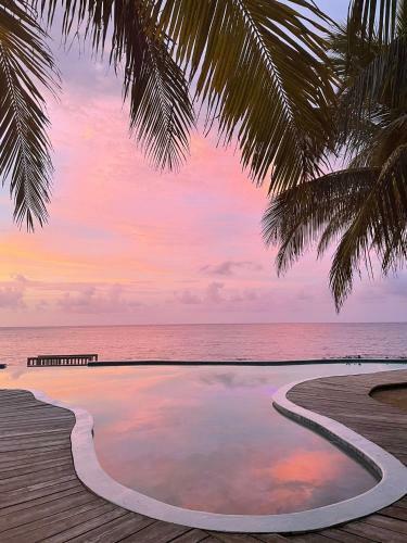 Apartamento Whispering Seas Oceanfront Suite
