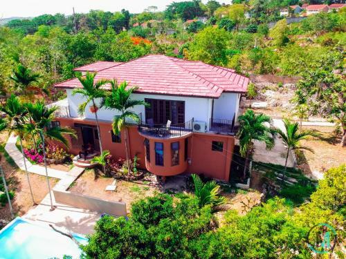 Private Ocean View Apartment @ Secluded Palm Villa