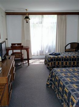 West Coaster Motel
