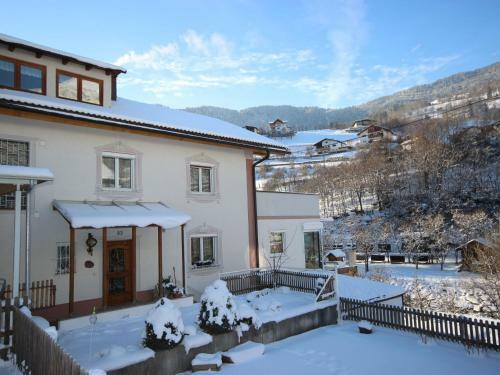 Apartment Haus Enzian Pians