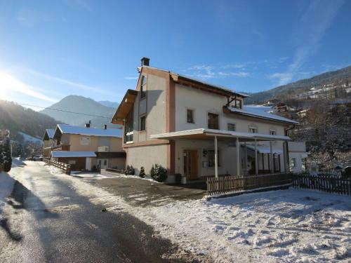 Apartment Haus Enzian Pians