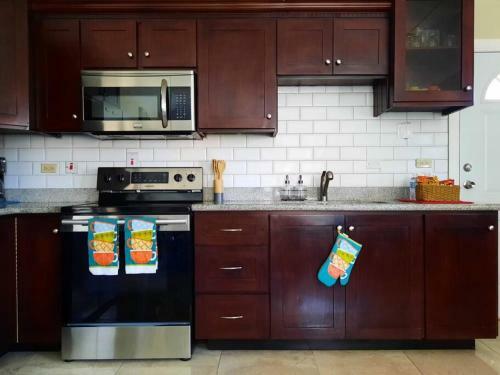 Apartamento Spacious 2 Bedroom In Portmore With Pool