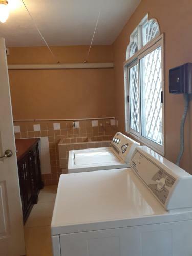 Apartamento Beautiful Portmore Oasis.