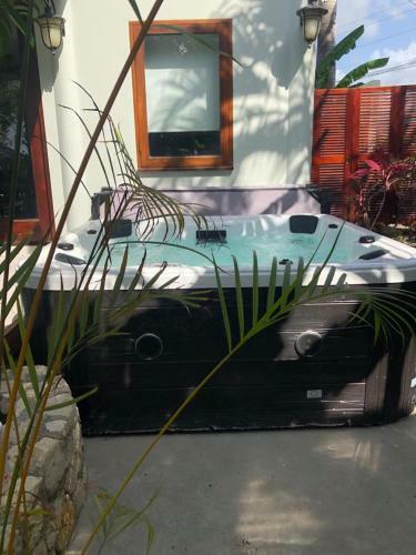 Tikal Villa (jamaica)