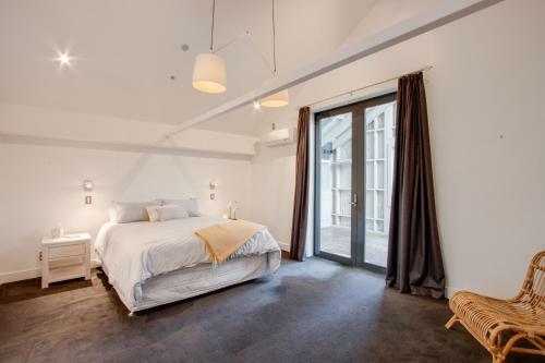 Ahuriri Luxury Apartment - Ahuriri Holiday Home