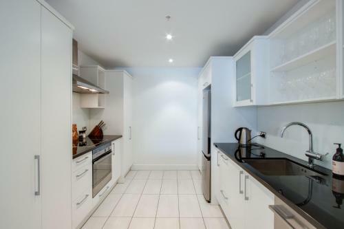 Ahuriri Luxury Apartment - Ahuriri Holiday Home