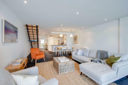 Ahuriri Luxury Apartment - Ahuriri Holiday Home