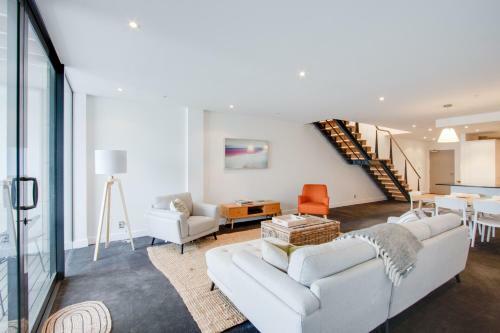 Ahuriri Luxury Apartment - Ahuriri Holiday Home