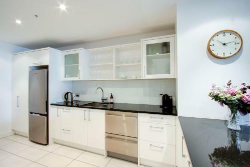 Ahuriri Luxury Apartment - Ahuriri Holiday Home