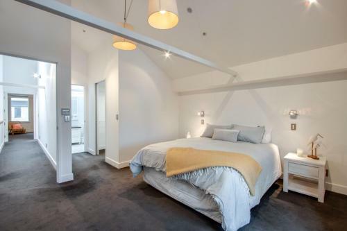 Ahuriri Luxury Apartment - Ahuriri Holiday Home