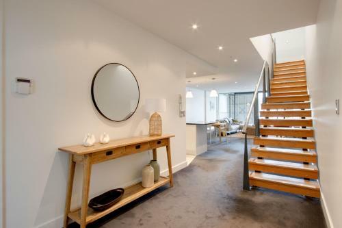 Ahuriri Luxury Apartment - Ahuriri Holiday Home