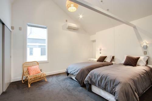 Ahuriri Luxury Apartment - Ahuriri Holiday Home
