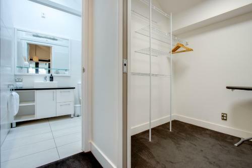 Ahuriri Luxury Apartment - Ahuriri Holiday Home