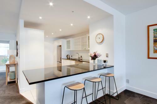 Ahuriri Luxury Apartment - Ahuriri Holiday Home