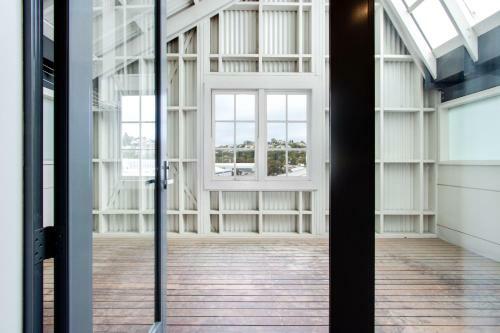 Ahuriri Luxury Apartment - Ahuriri Holiday Home
