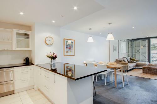 Ahuriri Luxury Apartment - Ahuriri Holiday Home