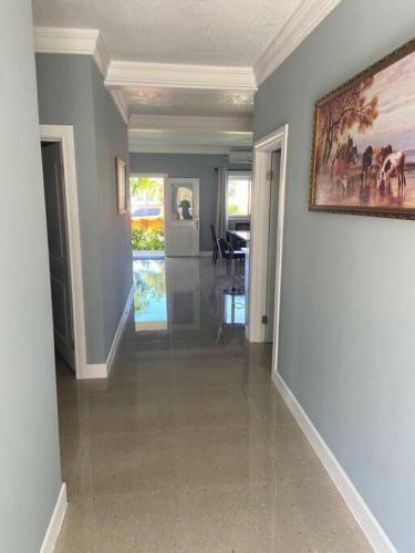 Modern, Chic Waterfront 3-bedroom Villa W/ Pool