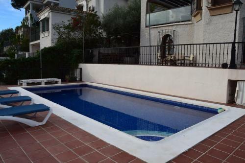Apartamento En Villa Con Piscina