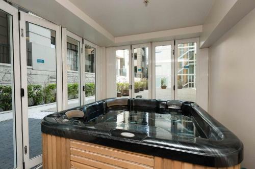 Cute Cbd Apartment With AC And Amazing Views