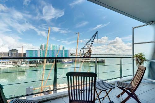 Qv Central Modern Harbour Apartment