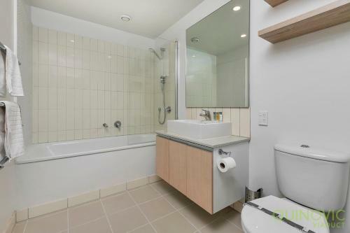 Quinovic Viaduct Vibrant Harbour Apartment