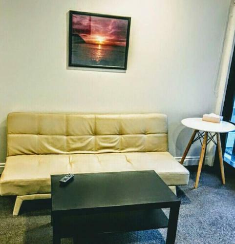 Oasis On Queen St, Quiet And Refreshing Apartment