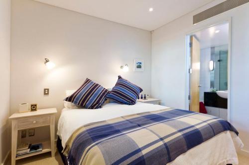 Qv Lavish Waterfront Apartment
