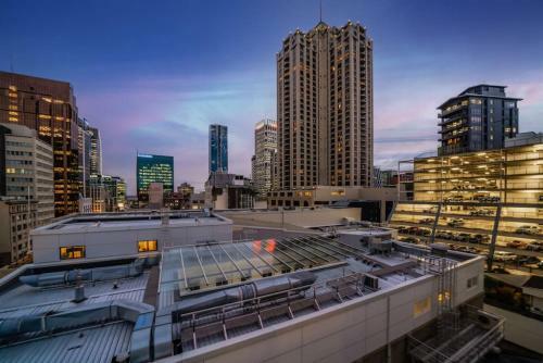 Apartamento Chic And Spacious Cbd Loft - 2 Beds City Views
