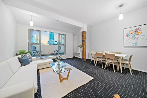 Apartamento Chic And Spacious Cbd Loft - 2 Beds City Views