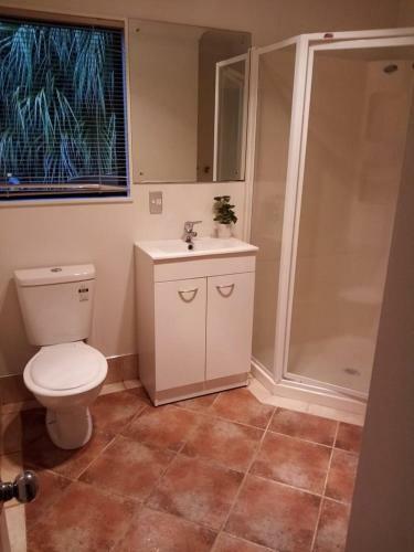 Gulf Harbour Guest House Apartment