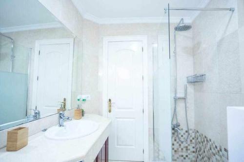 Gran Apartamento Junto A Catedral M�lagasimple
